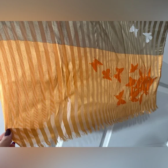 Vintage Gucci "Flora" Silk Stole Butterfly & Floral Motif by V. Accornero - Picture 7 of 10